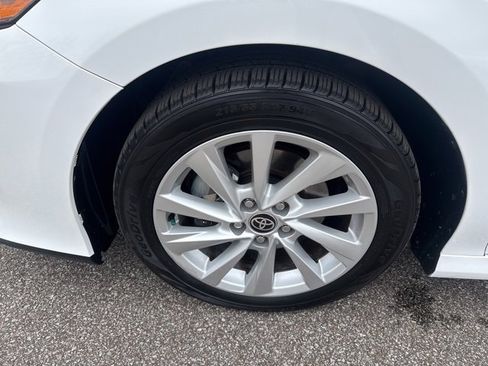 Used 2021 Toyota Camry LE image 18