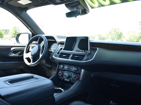 Used 2023 Chevrolet Tahoe High Country w/ Premium Package 2 AWD/4WD image 33