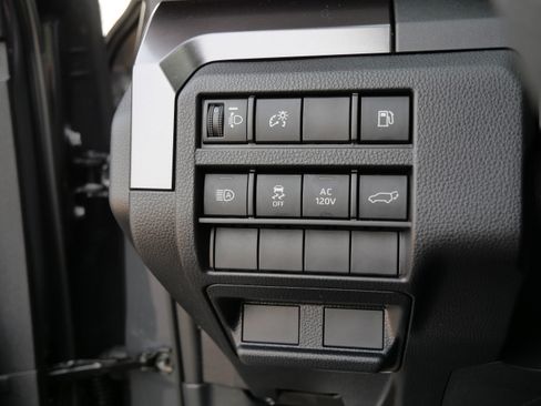 Certified 2025 Toyota 4Runner TRD Off-Road Premium image 27