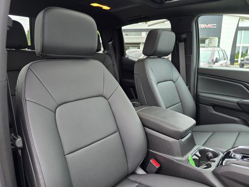 New 2025 GMC Canyon Elevation w/ Convenience Package image 10