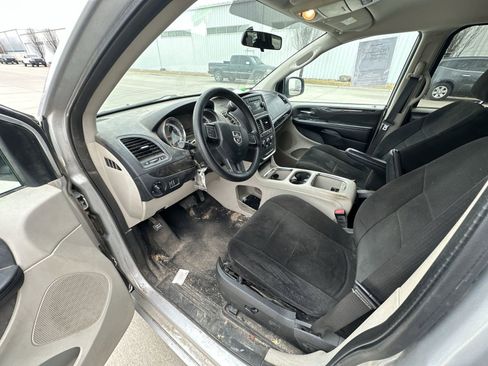 Used 2012 Dodge Grand Caravan SXT image 10