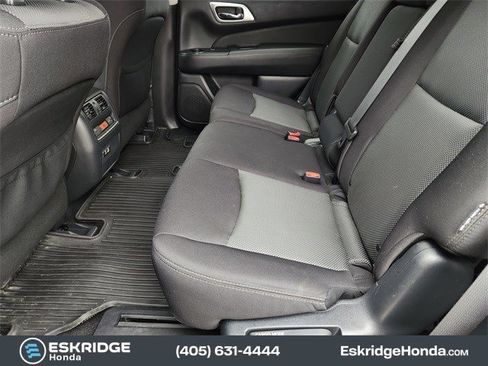 Used 2020 Nissan Pathfinder SV image 30