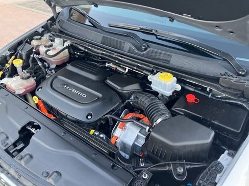 Used 2018 Chrysler Pacifica Limited w/ Advanced Safetytec Group image 37