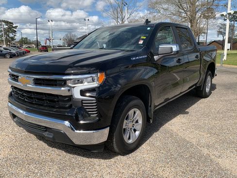 Used 2025 Chevrolet Silverado 1500 LT image 4
