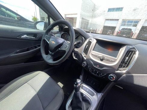 Used 2018 Chevrolet Cruze LT w/ RS Package FWD image 5