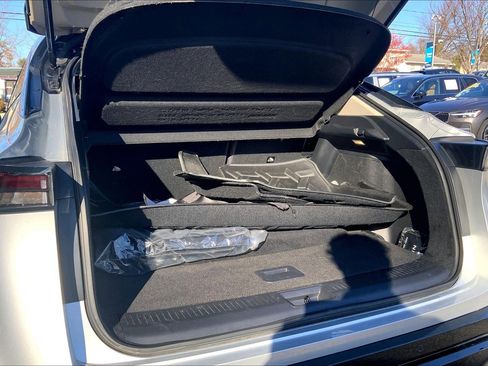 Used 2024 Nissan Ariya AWD image 36