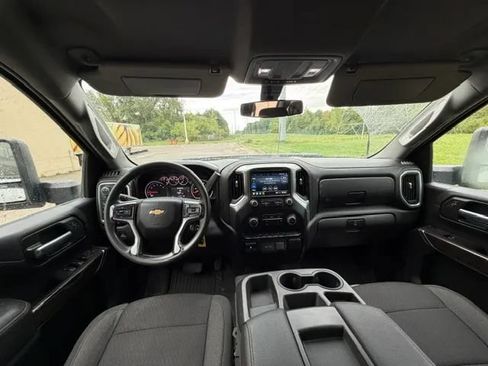 Used 2021 Chevrolet Silverado 2500 LT AWD/4WD image 19