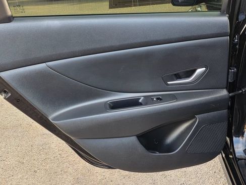 Used 2023 Hyundai Elantra SEL FWD image 15
