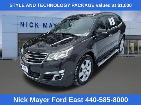 Used 2016 Chevrolet Traverse LT w/ Style and Technology Package image 3