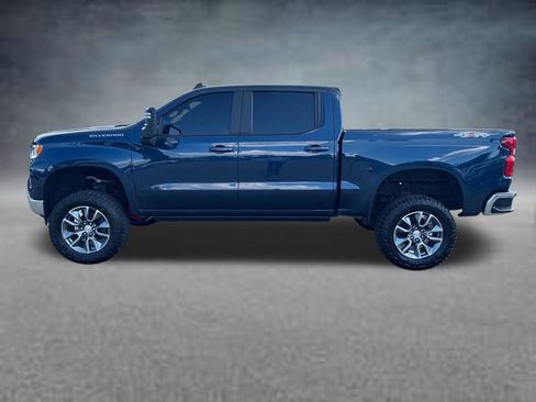 Used 2022 Chevrolet Silverado 1500 LT AWD/4WD image 9