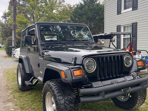 Used 1998 Jeep Wrangler SE AWD/4WD image 4