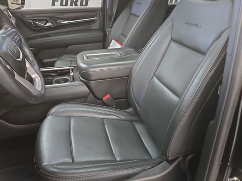 Used 2024 GMC Yukon Denali w/ Denali Reserve Package image 6