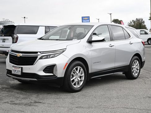 Used 2022 Chevrolet Equinox LT w/ Driver Convenience Package FWD image 9