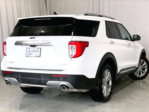Used 2023 Ford Explorer Limited AWD/4WD image 13