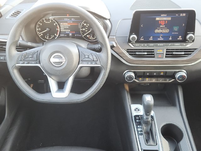 Used 2025 Nissan Altima 2.5 SV FWD image 25