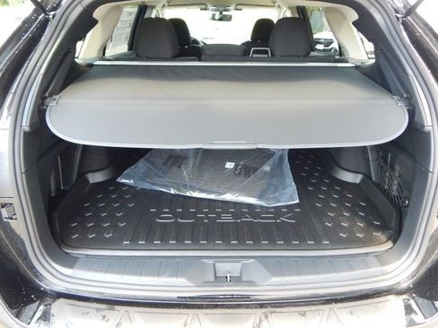 Used 2025 Subaru Outback Premium w/ Popular Package #1A AWD/4WD image 15