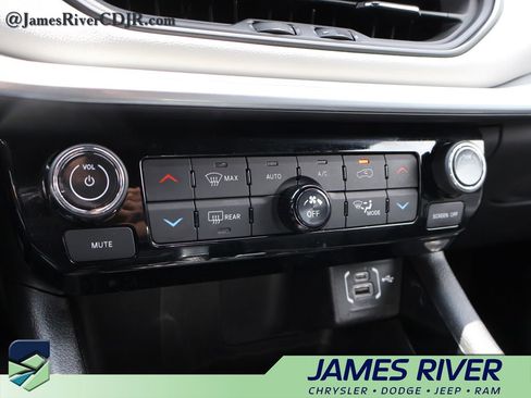 Used 2025 Jeep Compass Limited AWD/4WD image 35