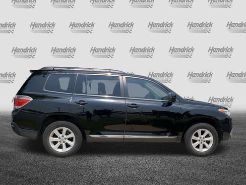 Used 2012 Toyota Highlander SE w/ Tow Pkg FWD image 11