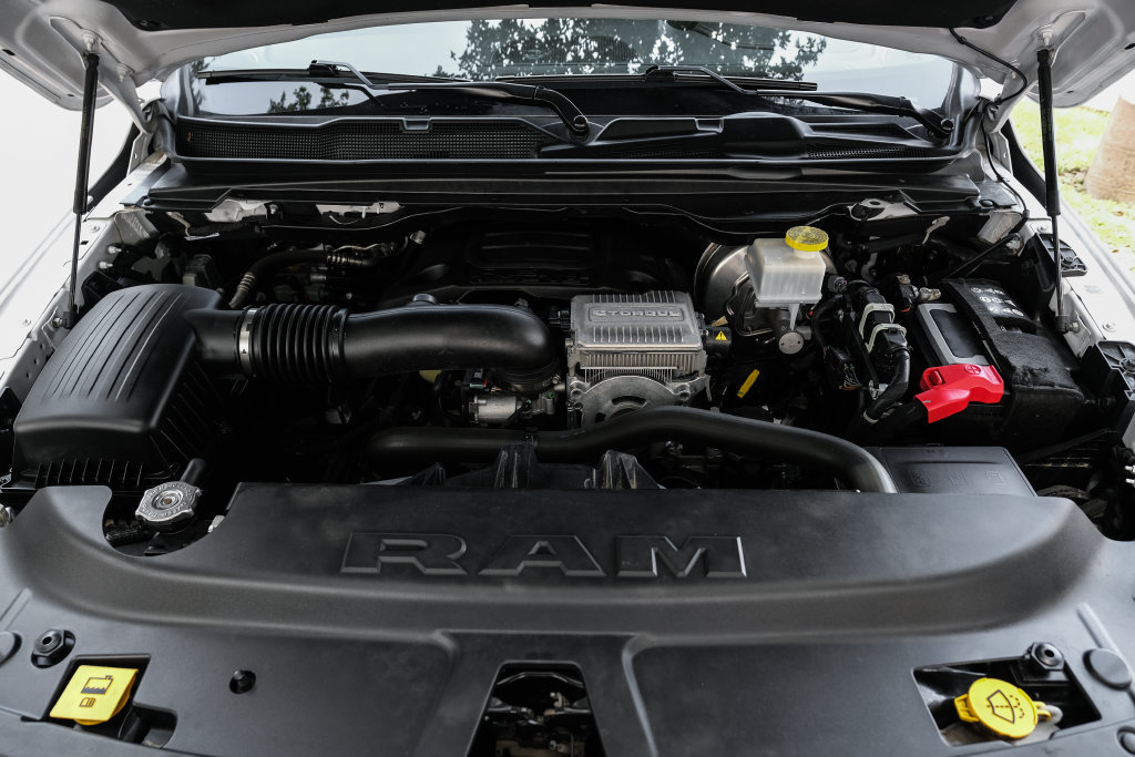 Used 2023 RAM 1500 Laramie AWD/4WD image 7