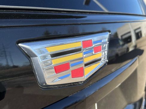 Used 2025 Cadillac Escalade V image 10
