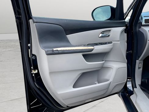 Used 2015 Honda Odyssey EX-L image 17