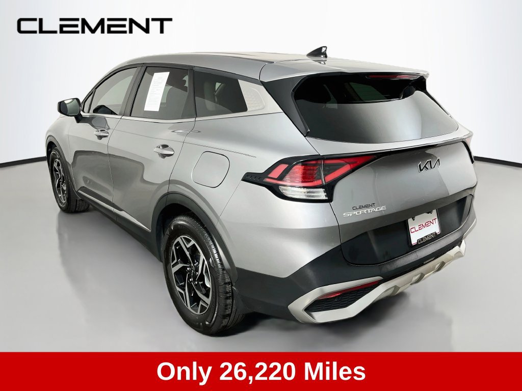 Used 2025 Kia Sportage LX FWD image 9