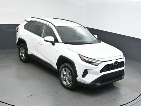 Used 2022 Toyota RAV4 XLE image 37