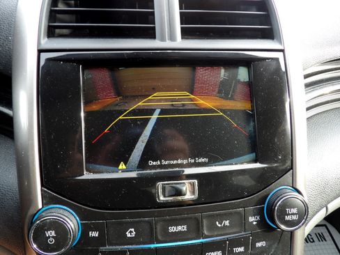 Used 2015 Chevrolet Malibu LT w/ Power Convenience Package image 30