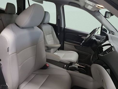 Certified 2022 Honda Pilot Touring image 14