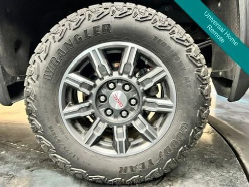 Used 2024 GMC Sierra 1500 AT4 w/ Technology Package AWD/4WD image 11
