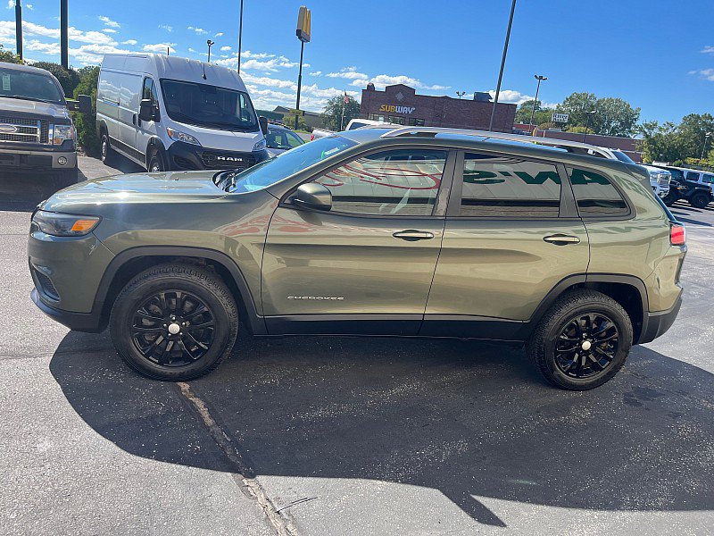 Used 2020 Jeep Cherokee Latitude AWD/4WD image 5