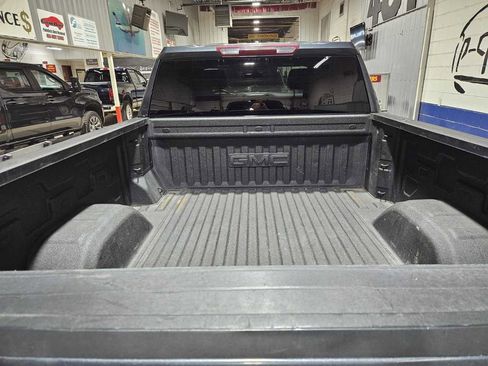 Used 2022 GMC Sierra 1500 SLE AWD/4WD image 4