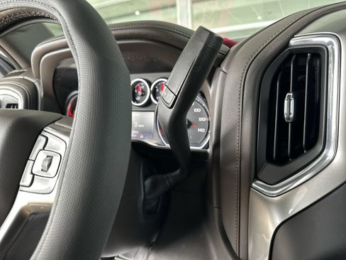 Used 2019 Chevrolet Silverado 1500 LTZ w/ LTZ Convenience Package AWD/4WD image 16