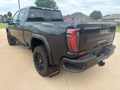 Used 2025 GMC Sierra 2500 AT4X AWD/4WD image 2