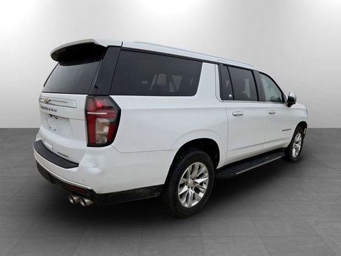 Used 2023 Chevrolet Suburban Premier AWD/4WD image 7