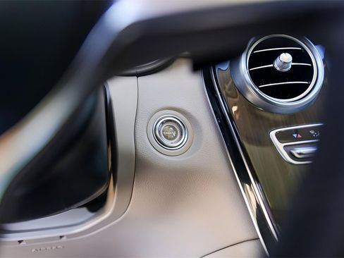 Used 2021 Mercedes-Benz GLC 300 image 20