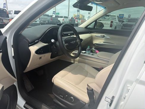 Used 2025 Genesis GV70 2.5T w/ Select Package image 7