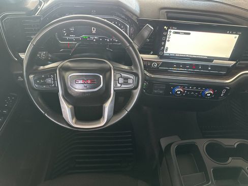 Used 2024 GMC Sierra 1500 Elevation AWD/4WD image 15