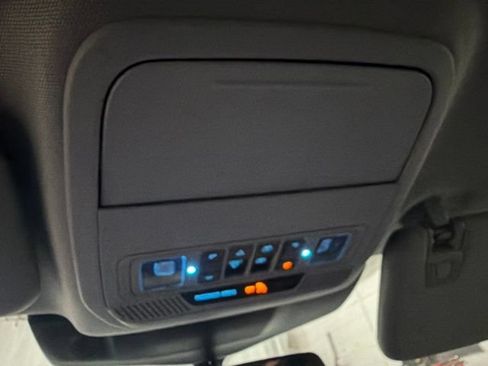 Used 2021 Ford Explorer XLT w/ Equipment Group 202A AWD/4WD image 26