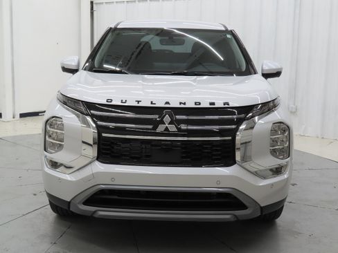 New 2026 Mitsubishi Outlander SE FWD image 9