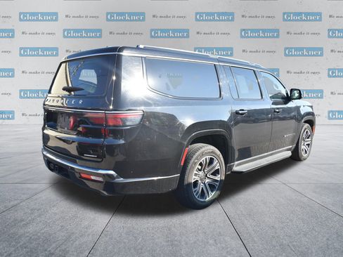 Used 2024 Jeep Wagoneer L Series II w/ Flexible Seating Group AWD/4WD image 11