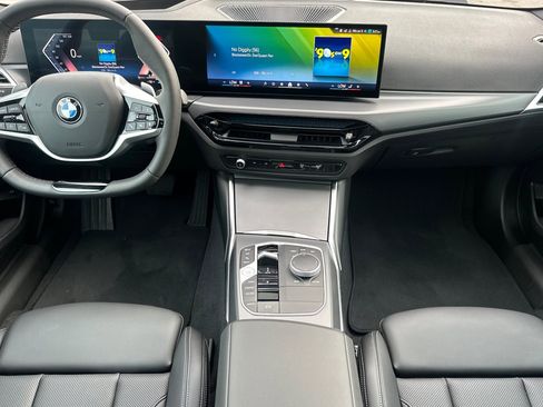 Used 2025 BMW 230i Coupe w/ Premium Package image 17