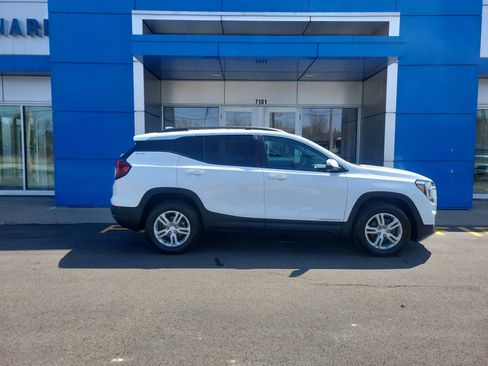 Certified 2023 GMC Terrain SLE w/ Driver Convenience Package AWD/4WD image 16