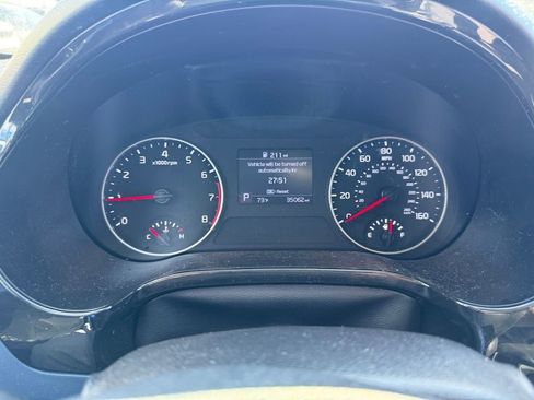 Used 2023 Kia Seltos S w/ Navigation Package image 9