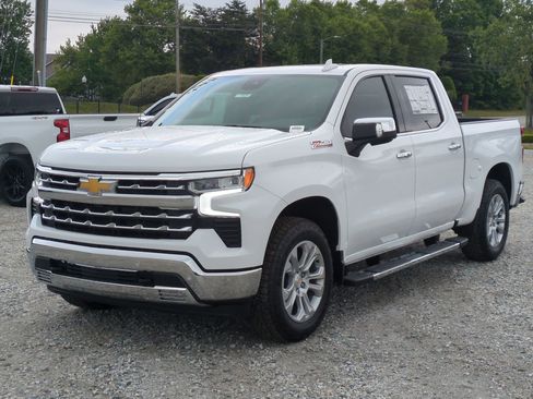New 2026 Chevrolet Silverado 1500 LTZ w/ LTZ Premium Package AWD/4WD image 5