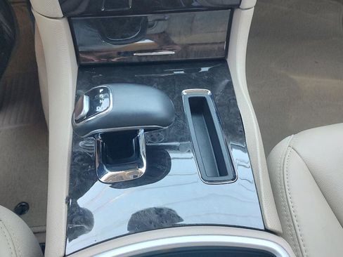 Used 2014 Chrysler 300 RWD image 16