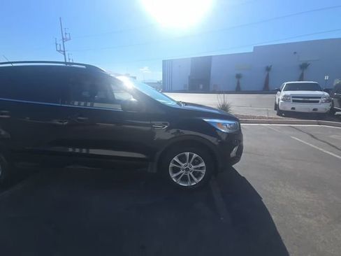 Used 2019 Ford Escape SEL AWD/4WD image 3