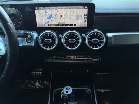 Used 2020 Mercedes-Benz GLB 250 image 28