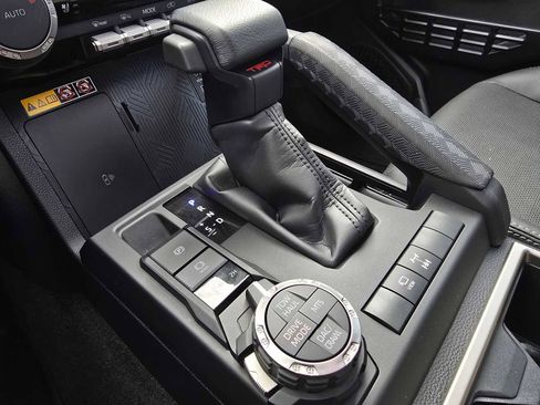 Certified 2025 Toyota 4Runner TRD Off-Road Premium image 37