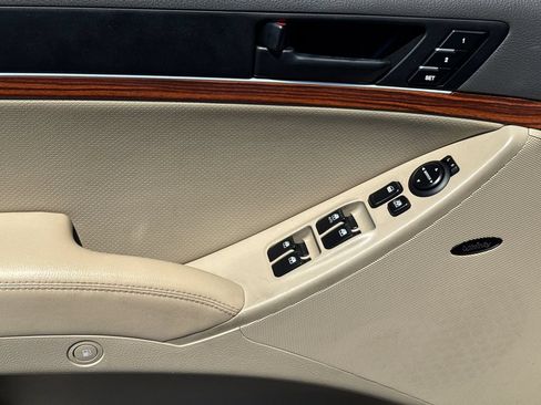 Used 2011 Hyundai Veracruz Limited FWD image 12